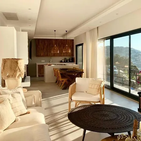 Pure Luxury In Vilă Yalıkavak